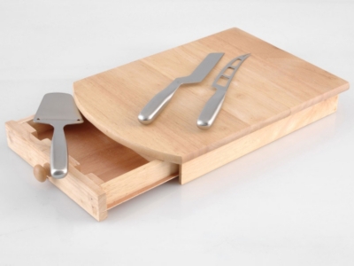 Planche et couteaux à fromage   