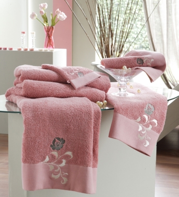 Linge de bain brodé Victoria TRADILINGE   