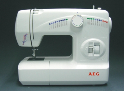 Machine à coudre AEG 230 