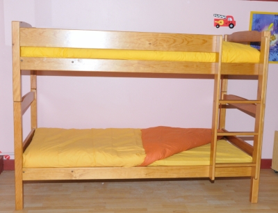 Lits superpos&eacute;s et s&eacute;parables Iris 90 x 190 cm teint&eacute;s miel