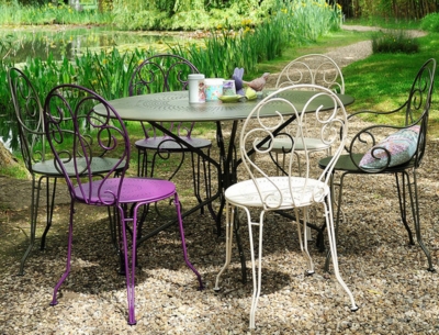 Mobilier peint en acier laqu�, peinture 100% polyester anti-UV cuite au fou